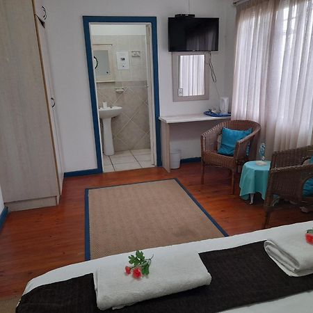 Aquarius Bed And Breakfast Jeffreys Bay Exterior foto